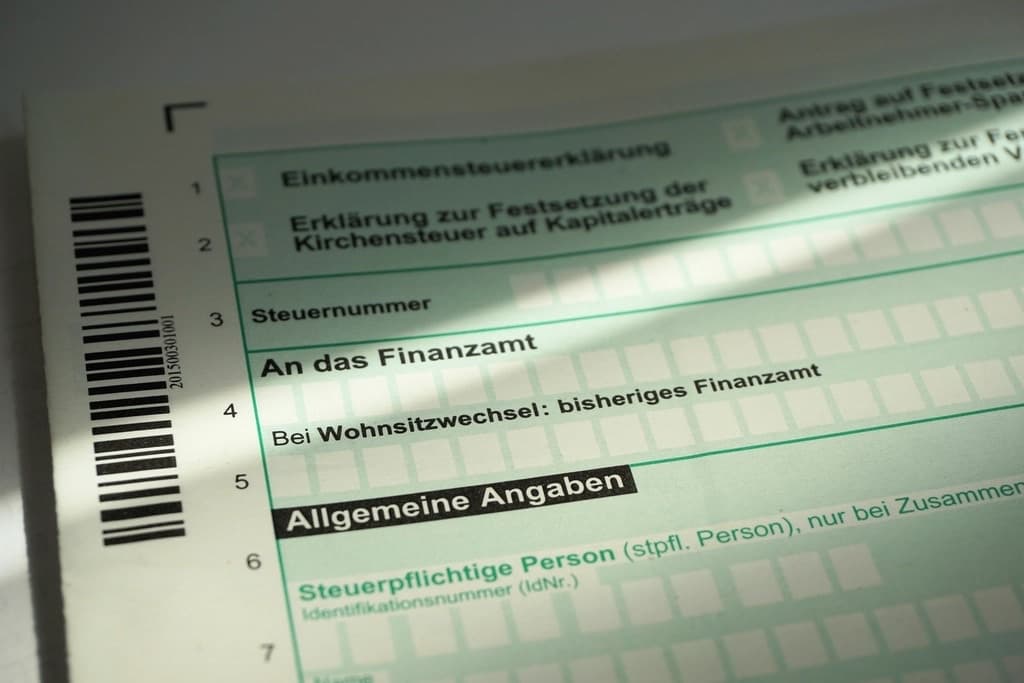 Formular der Einkommensteuererklärung mit dem Feld „An das Finanzamt“